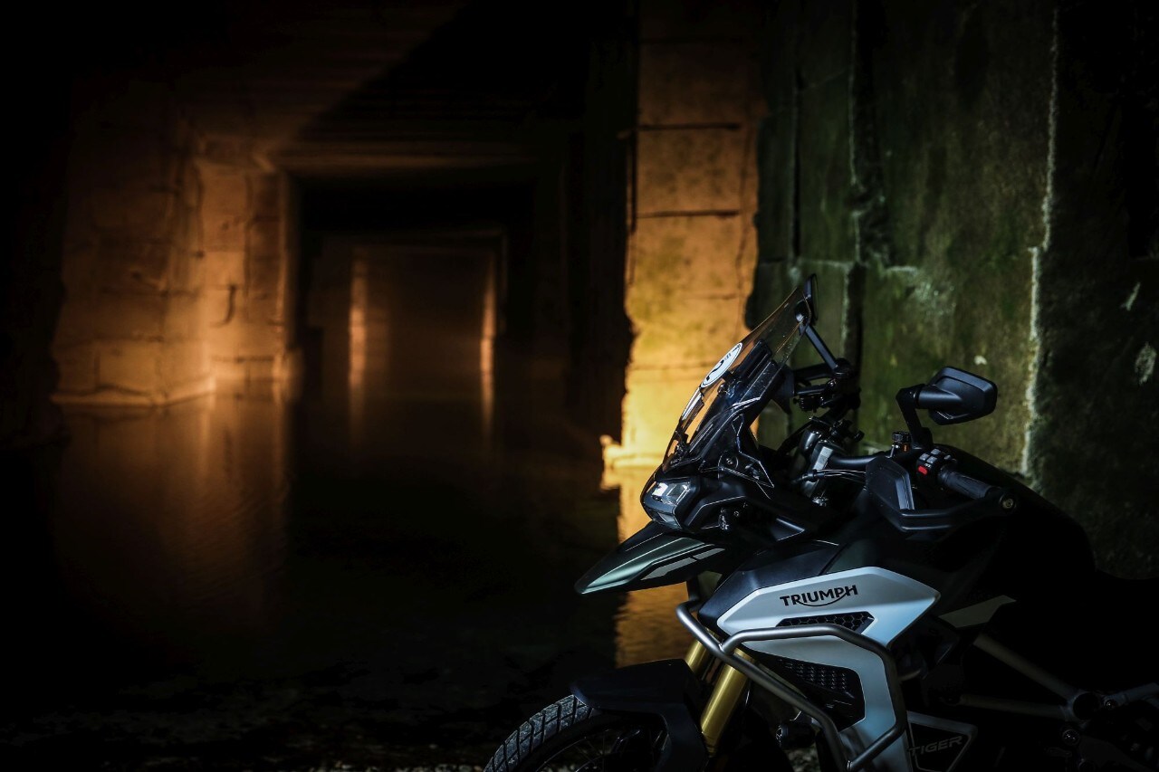 Triumph Adventure Experience: quando la moto va a braccetto con l'architettura